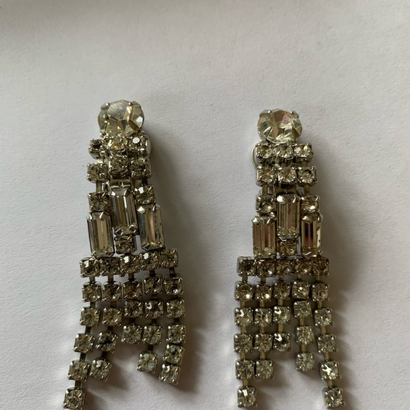 Vintage Rhinestone Earrings 1960 Kramer. - Picture 5 of 9
